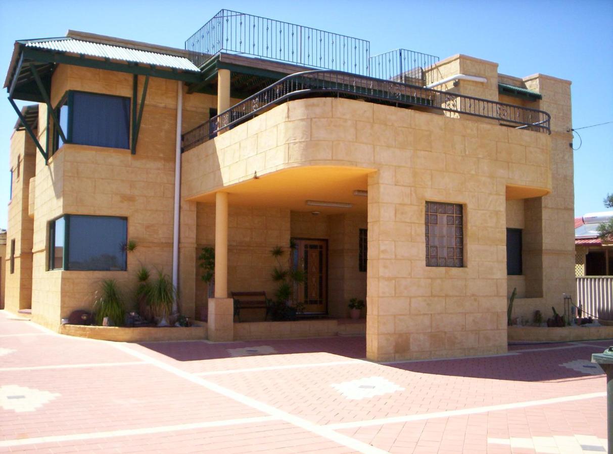 Shark Bay Views B & B 德纳姆 外观 照片